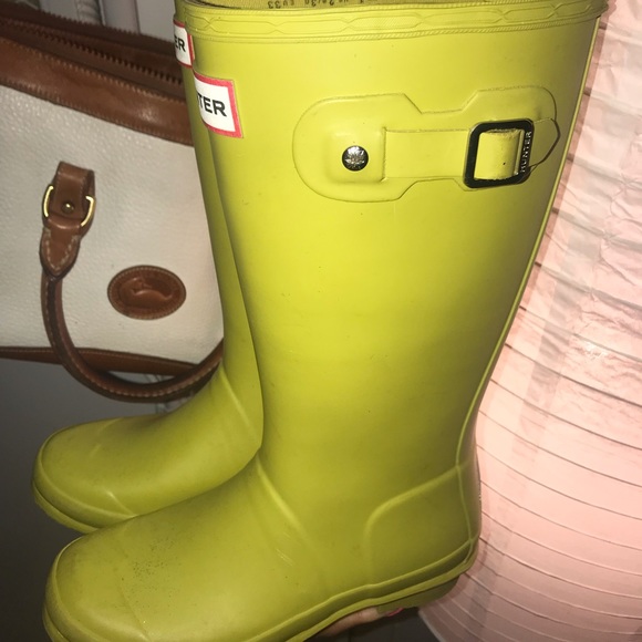 Lime colored hunter boots boys sz 2 girls sz 3. - Picture 3 of 4